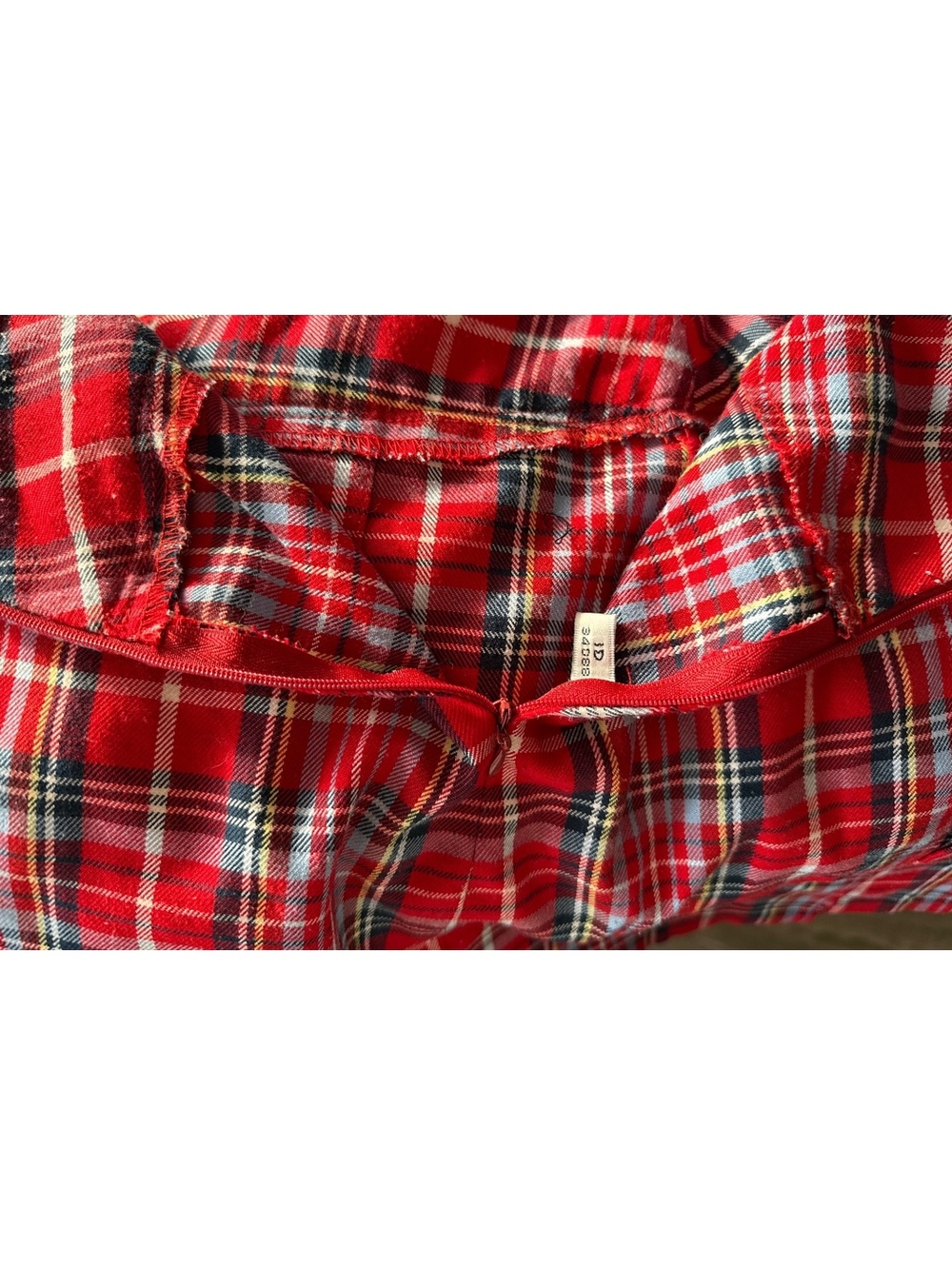 Vintage Y2K Abercrombie & Fitch Red Plaid Pleated Mini Skirt Size 6 - Picture 7 of 9